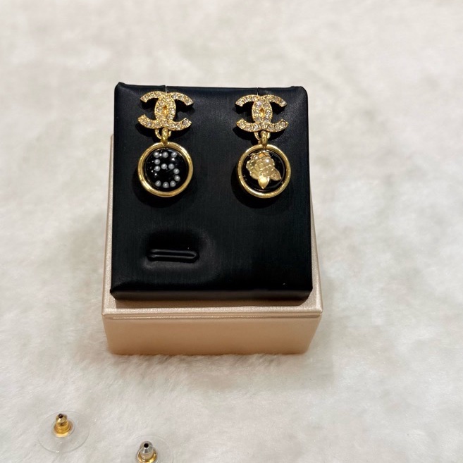 chanel耳環 香奈兒 山茶花No.5黑金耳環 雙C+No.5-2