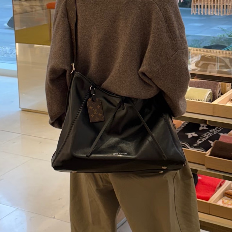 👜LV路易威登｜carryall cargo黑武士小號｜芯片款99新-0