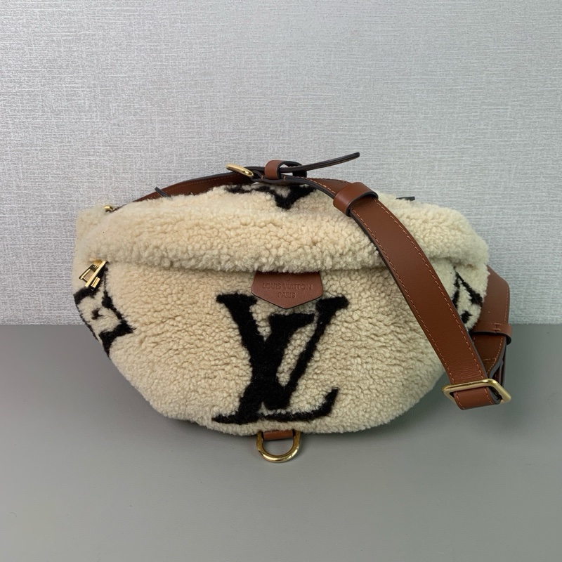 👜LV路易威登｜羊羔毛bumbag泰迪熊腰包｜98新-1