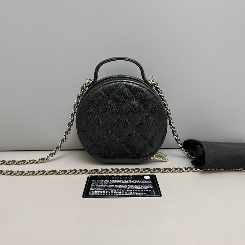 Chanel 香奈兒 新款 經典雙C LOGO菱格粒紋牛皮拉鍊雙層手提/斜背小圓包黑金-1