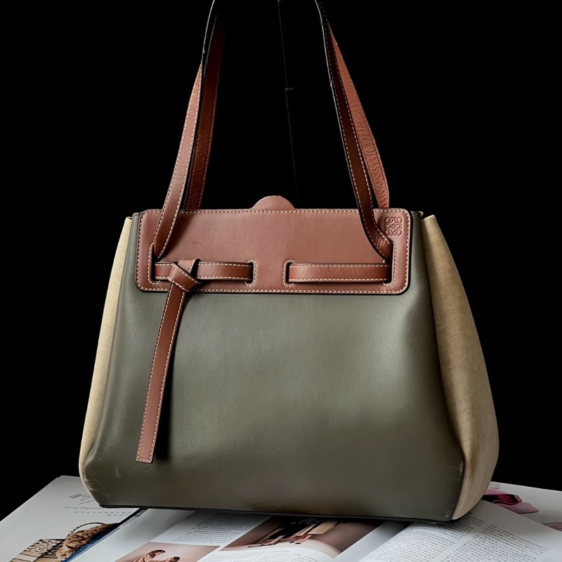 【罕有繩結包🪢低調有品味🤎全網獨有✨】Loewe 羅意威 深綠色牛皮拼帆布 單肩包|腋下包-1