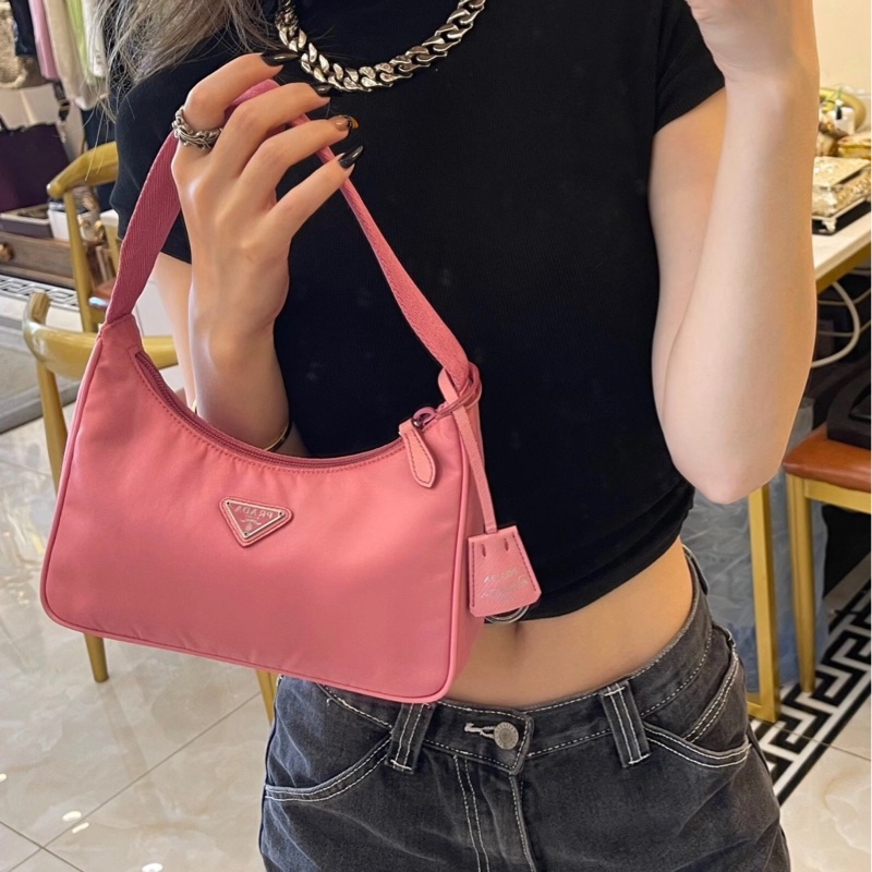 【夏天精選🪭罕見少女粉🎀】Prada 粉色尼龍hobo單肩包腋下包-6