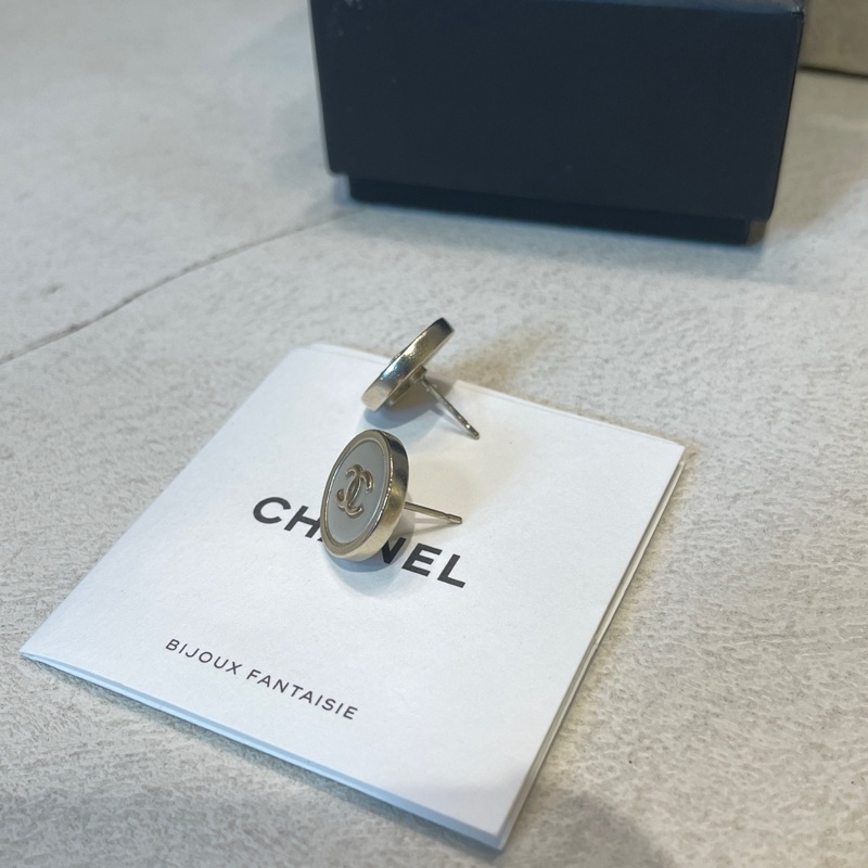 Chanel耳環 香奈兒耳環香奈兒拼色淡金紐扣耳環-3