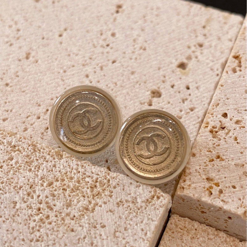 Chanel香奈兒耳環 淺金色白金豆丁圓形簡約雙C logo耳釘-4