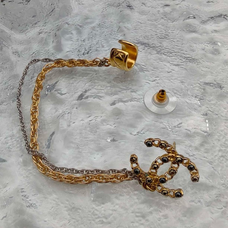 香奈兒chanel耳環 F20/P經典logo菱格紋單測雙鏈條耳骨夾-3