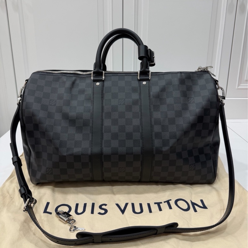 《仙闆名牌精品》LV N41418 Keepall Bandoulière 45 Damier 黑棋盤格 登機袋 旅行袋-0