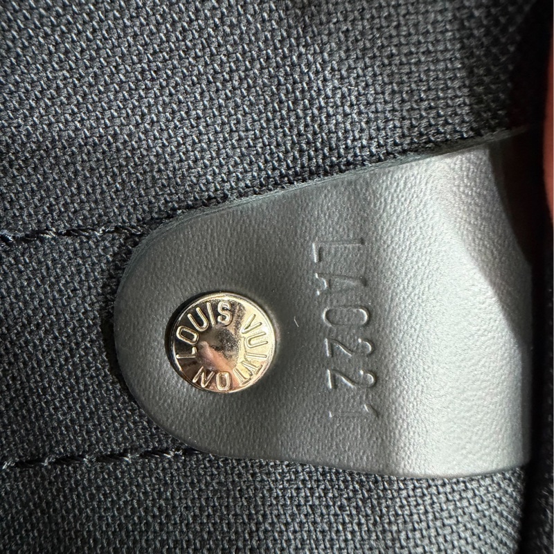 《仙闆名牌精品》LV N41418 Keepall Bandoulière 45 Damier 黑棋盤格 登機袋 旅行袋-23