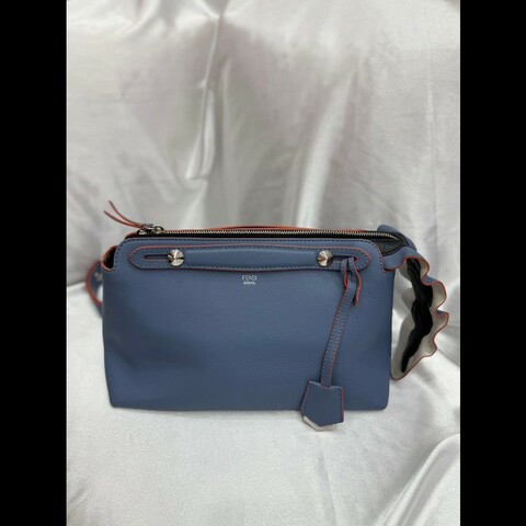  fendi 芬迪
by the way蓝色