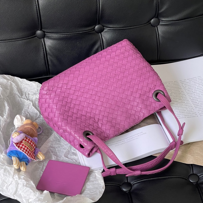 葆蝶家 Bottega Veneta bv雙橋包小號樹莓色 原始小號 配件帶鏡子-2