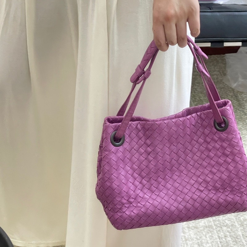 葆蝶家 Bottega Veneta bv雙橋包小號樹莓色 原始小號 配件帶鏡子-6
