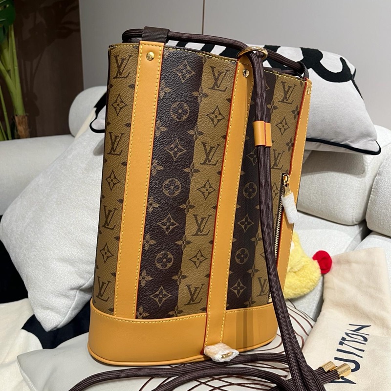 LV x NIGO Randonee 聯名款水桶backpack 限量版-5