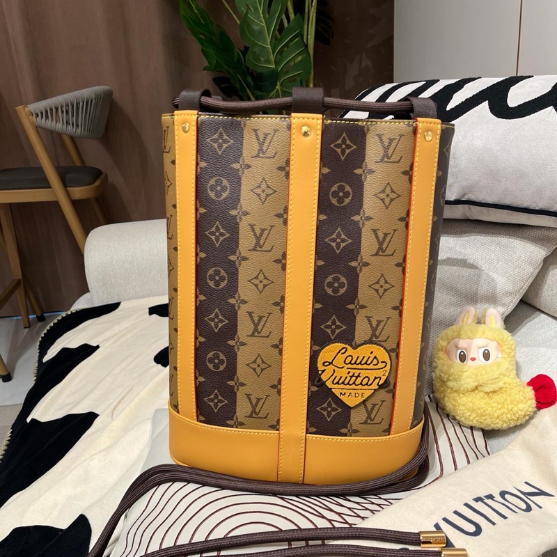LV x NIGO Randonee 聯名款水桶backpack 限量版-8