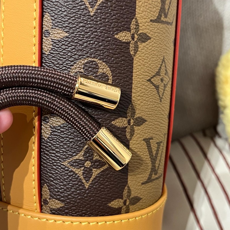 LV x NIGO Randonee 聯名款水桶backpack 限量版-13