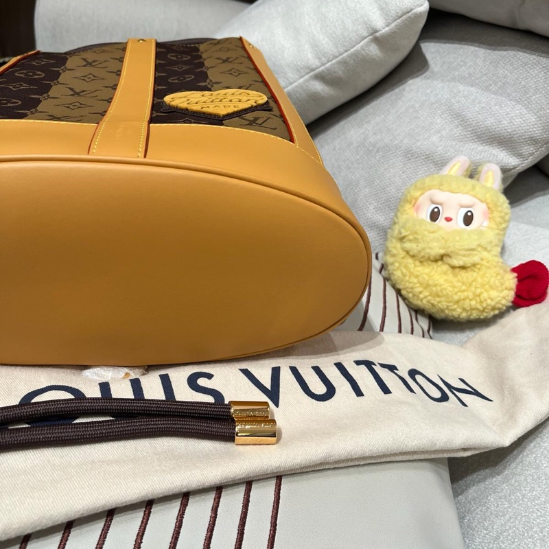LV x NIGO Randonee 聯名款水桶backpack 限量版-15