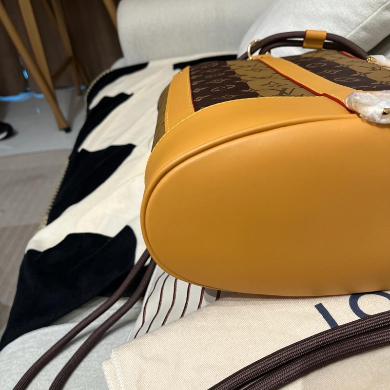 LV x NIGO Randonee 聯名款水桶backpack 限量版-17