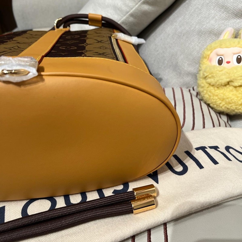 LV x NIGO Randonee 聯名款水桶backpack 限量版-18