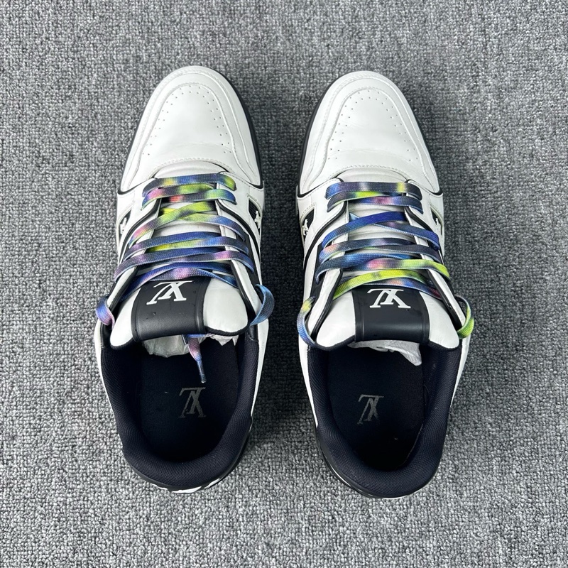 Louis Vuitton 路易威登 LV 黑白牛皮 Trainer 休閒鞋 尺碼：42碼-2