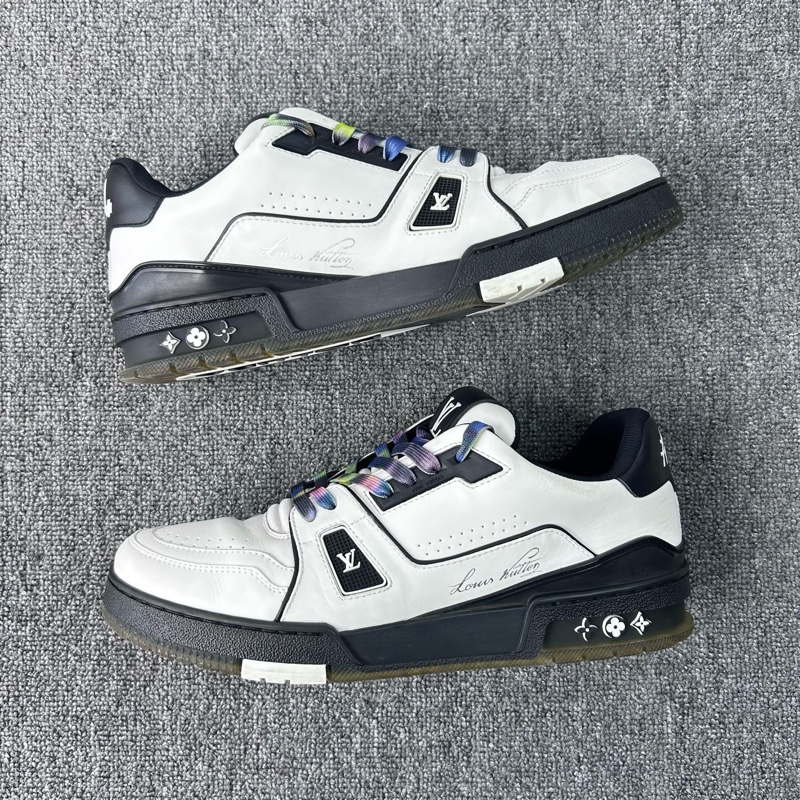 Louis Vuitton 路易威登 LV 黑白牛皮 Trainer 休閒鞋 尺碼：42碼-4