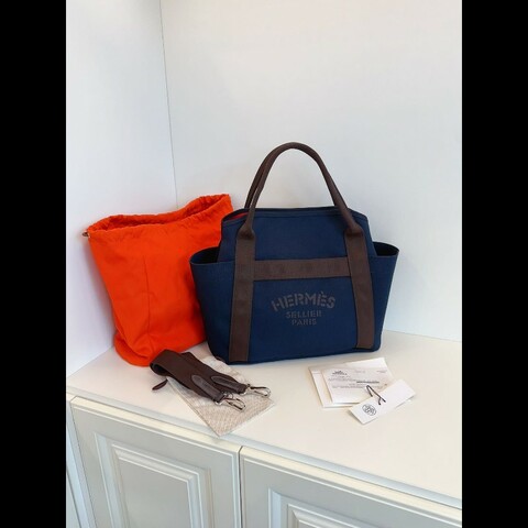 Hermes Groom