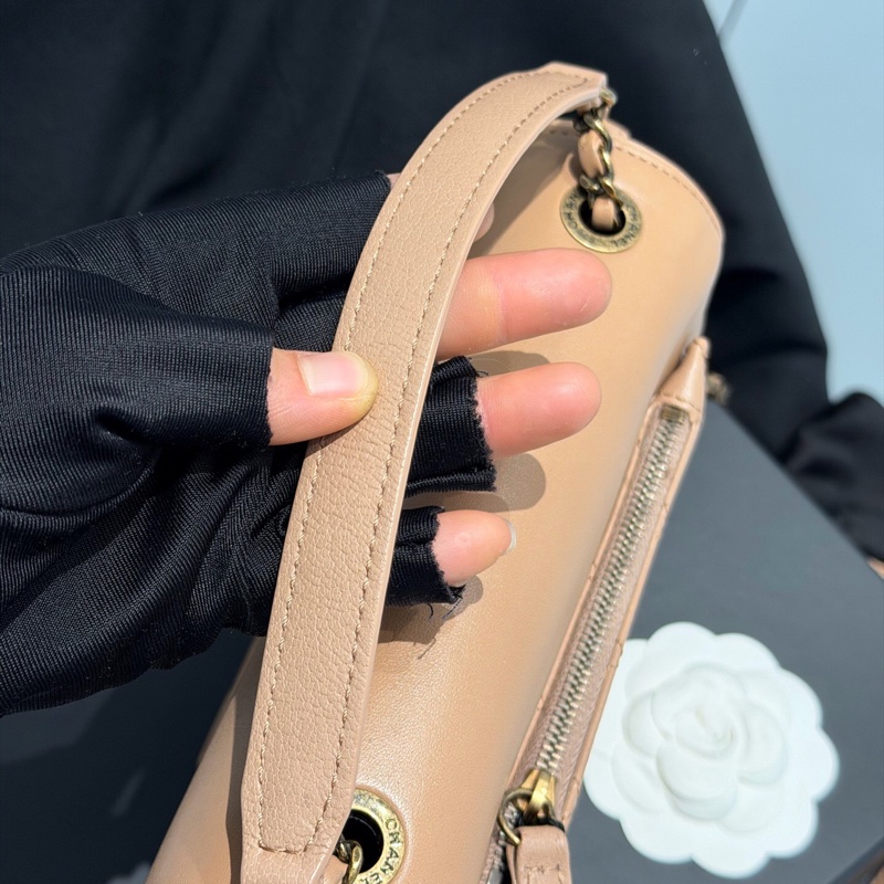 chanel 香奈兒 古巴系列CocoCurve郵差包-13