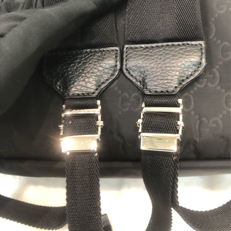 Gucci 黑色暗花絹料背囊 XC569-9