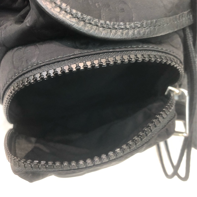 Gucci 黑色暗花絹料背囊 XC569-21