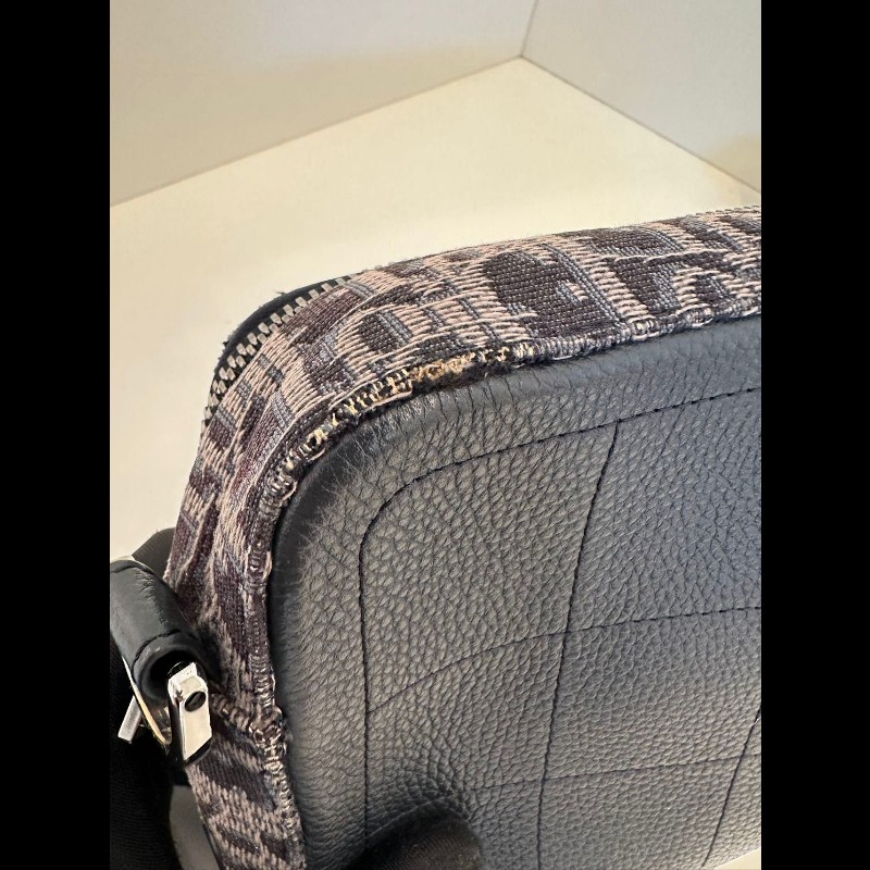 Dior safari Camera bag-10