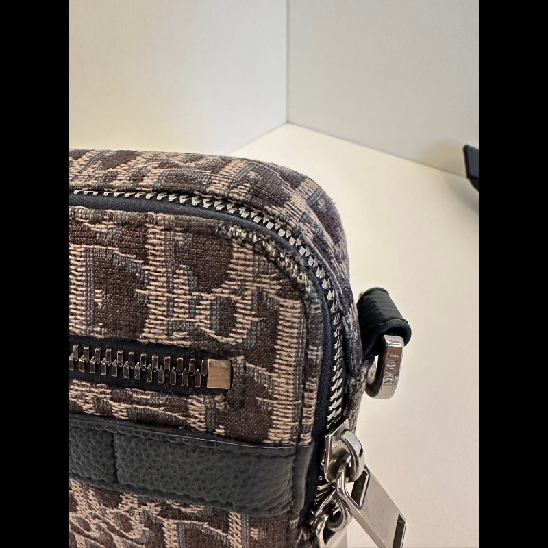 Dior safari Camera bag-13