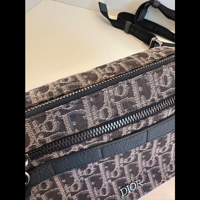 Dior safari Camera bag-18