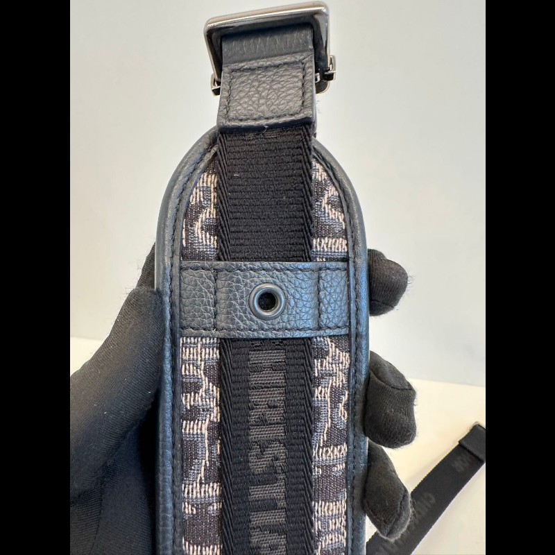 Dior safari Camera bag-26