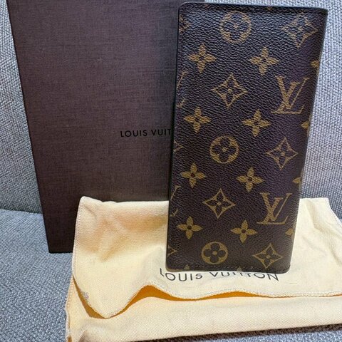 LV Brazza 對開長夾