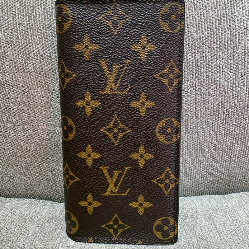 LV Brazza 對開長夾-1