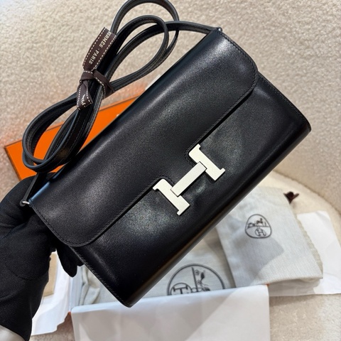 ✨閒置新Hermes愛馬仕 康康togo斜挎包 黑色 銀扣box皮U刻