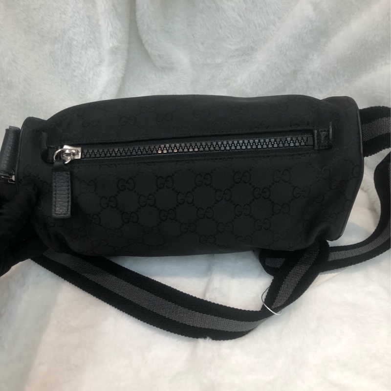 Gucci 黑色暗花布面 斜孭 胸包 XC571-4