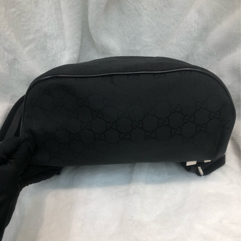Gucci 黑色暗花布面 斜孭 胸包 XC571-5