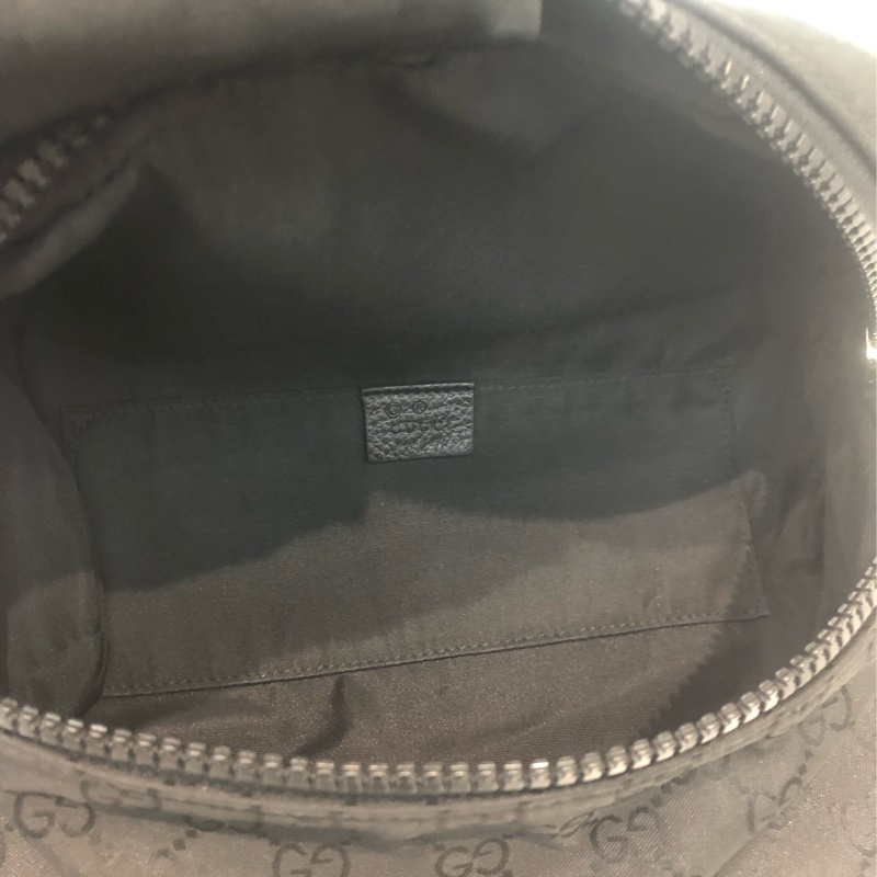 Gucci 黑色暗花布面 斜孭 胸包 XC571-16