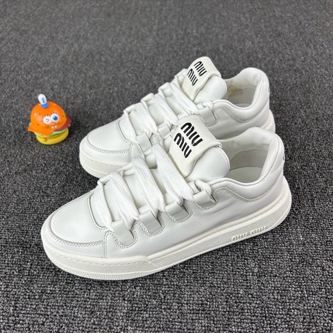 MiuMiu繆繆白色系帶小白鞋 尺碼：36