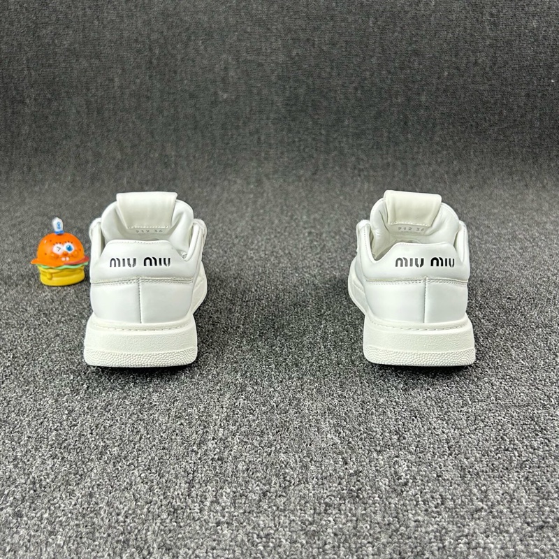 MiuMiu繆繆白色系帶小白鞋 尺碼:36-4