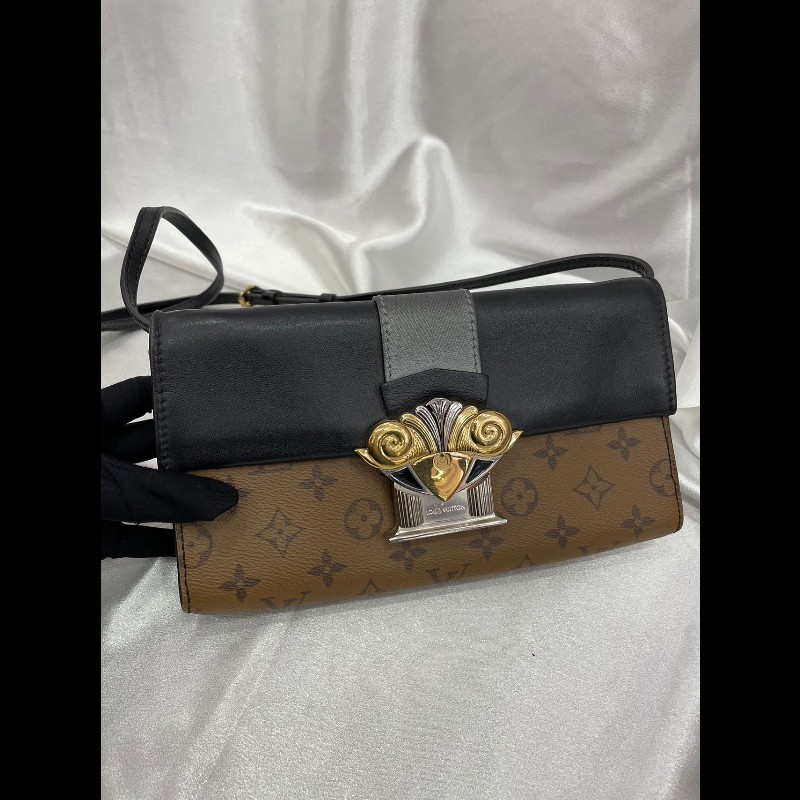 LV 貓頭鷹拼色斜挎包-1