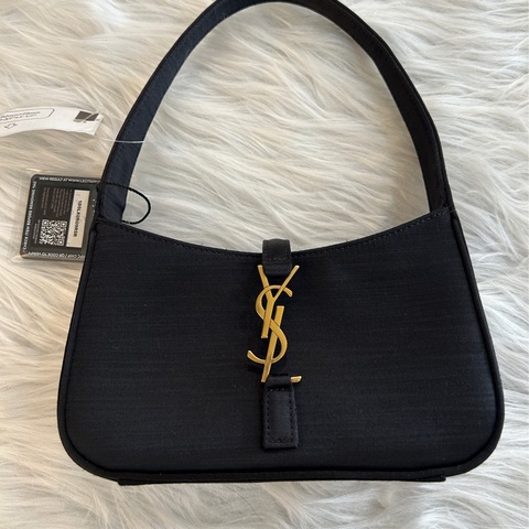 YSL Le5 A7 Hobo 緞面 肩背包 附防塵袋
