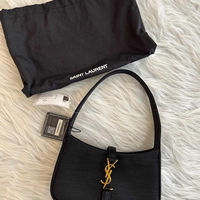 YSL Le5 A7 Hobo 緞面 肩背包 附防塵袋-1
