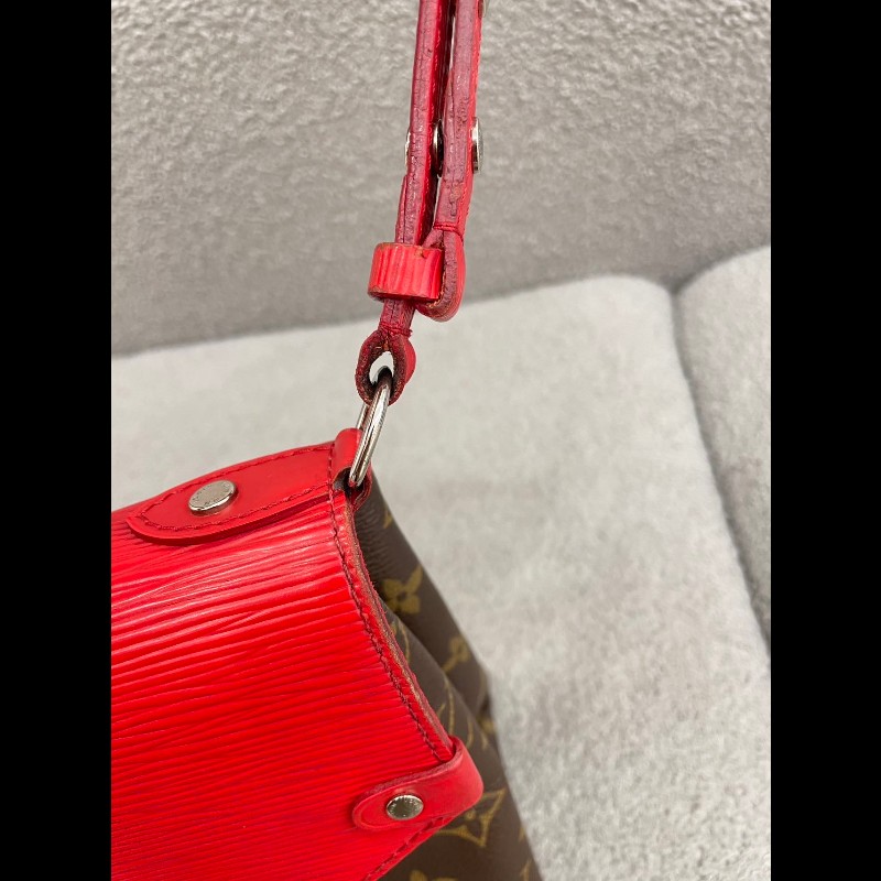 LV 水波紋 信封包
颜色:紅/老花-13