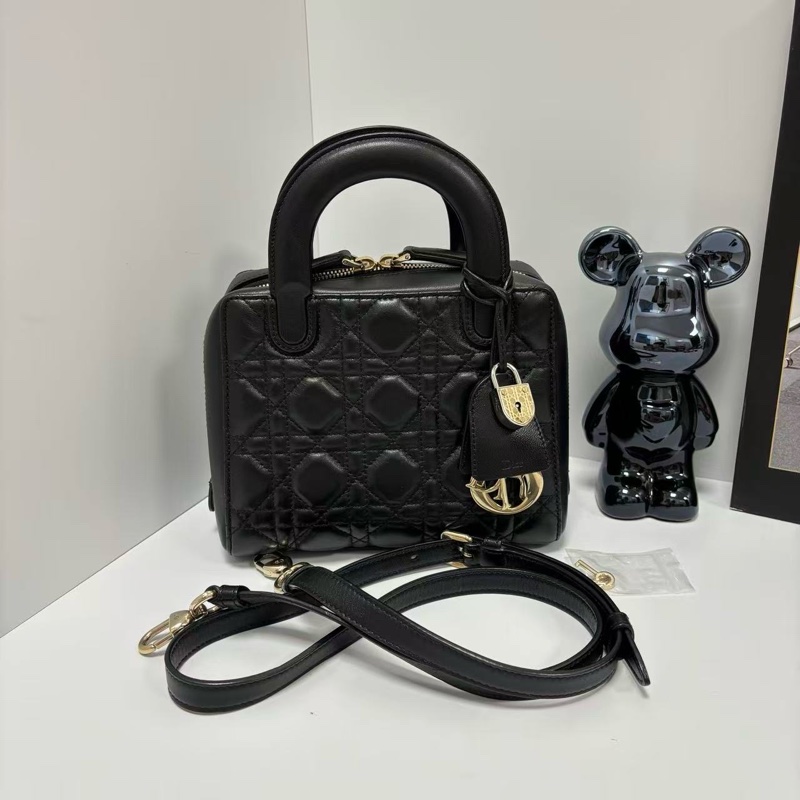 🆕 99新 Dior迪奧Lily限定款戴妃包小盒子黑金單肩包側背包手提包 附件:肩帶 鑰匙 鎖頭 。-0