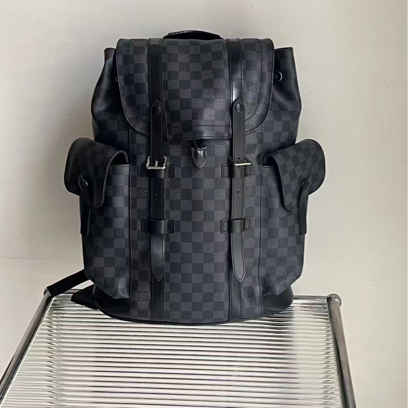 🔥新到: LV/路易威登 Christopher 黑武士黑色棋盤格雙肩包,容量大好可以裝適合日常通勤,尺寸:43*33*12cm-0