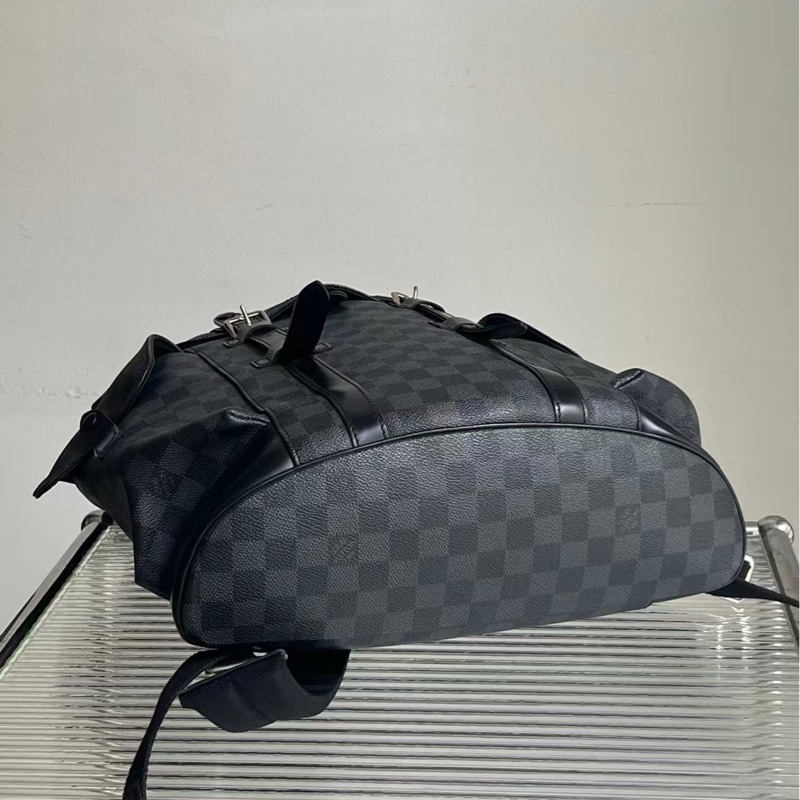 🔥新到: LV/路易威登 Christopher 黑武士黑色棋盤格雙肩包,容量大好可以裝適合日常通勤,尺寸:43*33*12cm-4