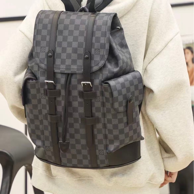 🔥新到: LV/路易威登 Christopher 黑武士黑色棋盤格雙肩包,容量大好可以裝適合日常通勤,尺寸:43*33*12cm-7