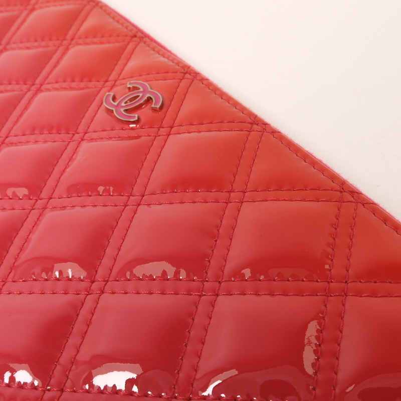 CHANEL 漆皮皮革Matelasse O-Case Clutch手拿包-15