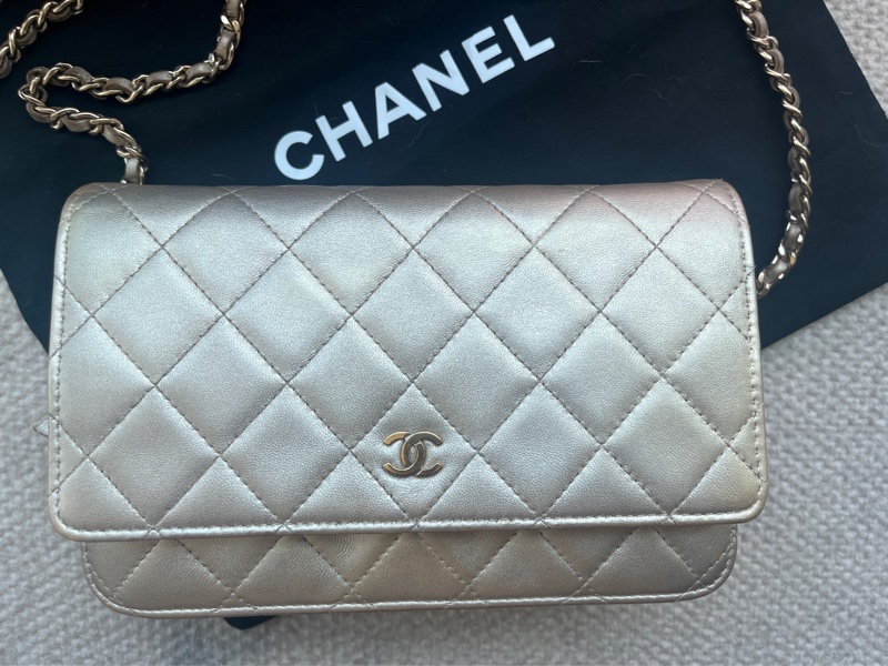 Chanel 香奈兒小羊皮淡金色WOC-1