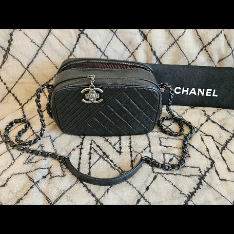 Chanel 香奈兒 黑色銀鍊 C Logo 相機包 斜背鏈包 九新以上 配件齊全