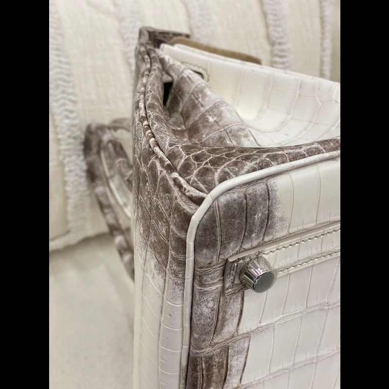 Hermes Birkin25 喜馬拉雅
皮质:兩點鱷
金属:銀扣-17